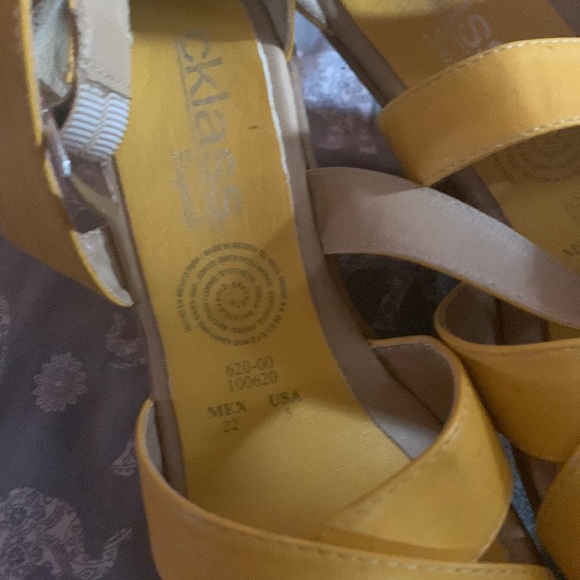 Platform - Picture 5 of 7